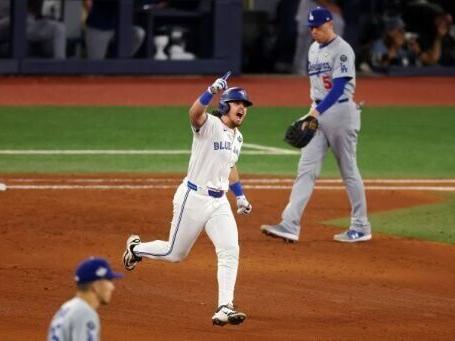 Blue Jays thrash Dodgers 11-4 to win World Series opener